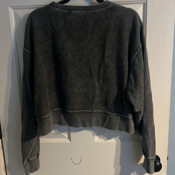 Corded women’s crewneck size medium - Picture 3 of 3